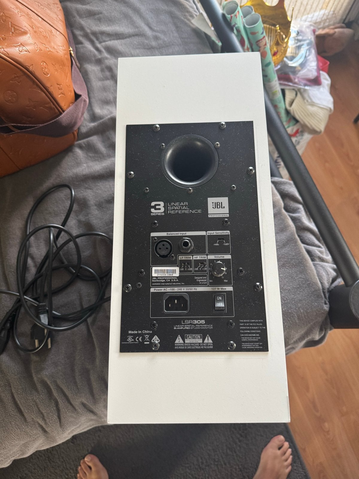 JBL LSR305 Studiomonitor - Wit, Zo goed als nieuw, Ophalen, Studiomonitor, Inclusief kabels, JBL