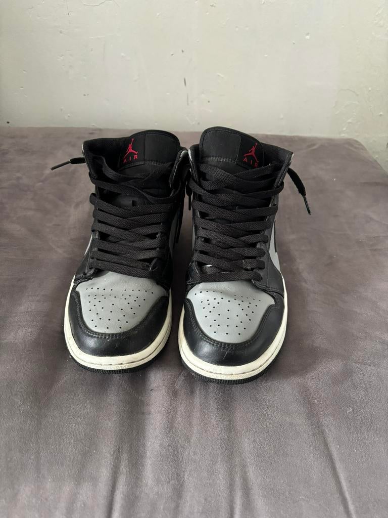 Nike Air Jordan 1 Mid Shadow Red, Ophalen of Verzenden, Gebruikt, Kleding
