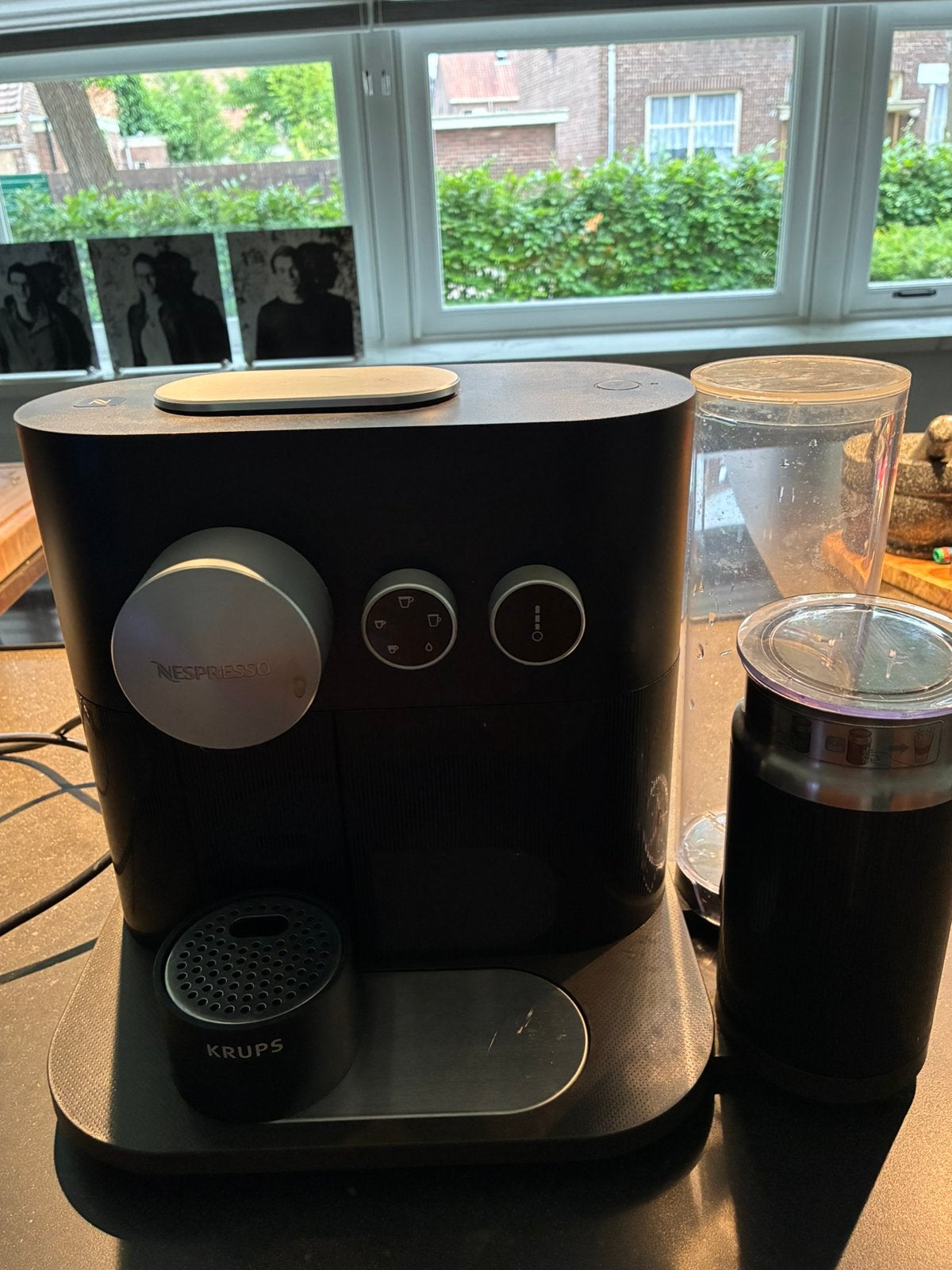 Expert en milk Nespresso, Witgoed en Apparatuur, Koffiezetapparaten, Ophalen of Verzenden, Koffiemachine