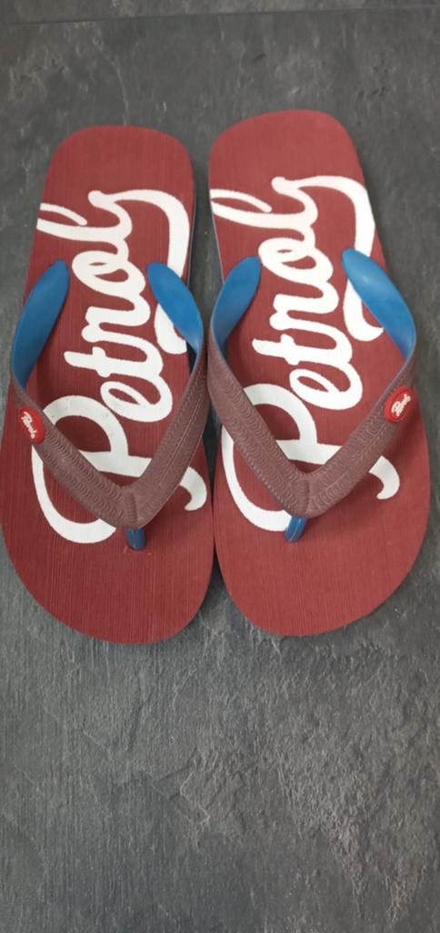 Nieuwe Petrol slippers, Ophalen of Verzenden, Nieuw, Jongen, Overige typen