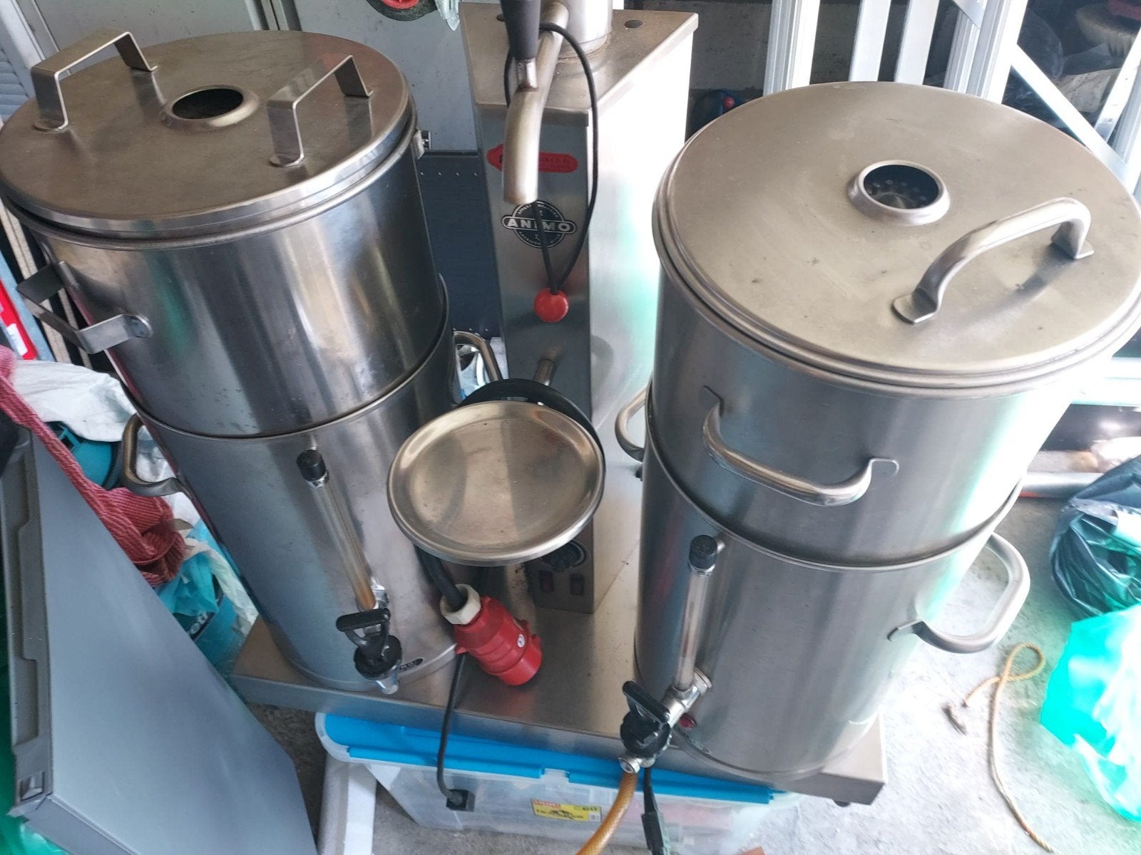 Professionele koffiemachine, Witgoed en Apparatuur, Koffiezetapparaten, Gebruikt, 10 kopjes of meer, Koffiemachine, Gemalen koffie