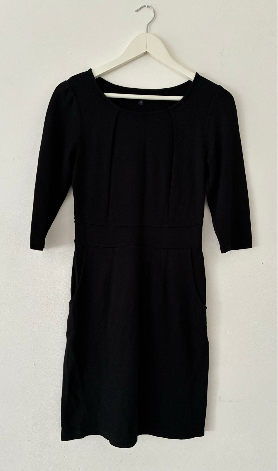 King Louie Zwarte Mona Dress Maat S, Kleding | Dames, Jurken, Zwart, Ophalen of Verzenden, Zo goed als nieuw, Knielengte