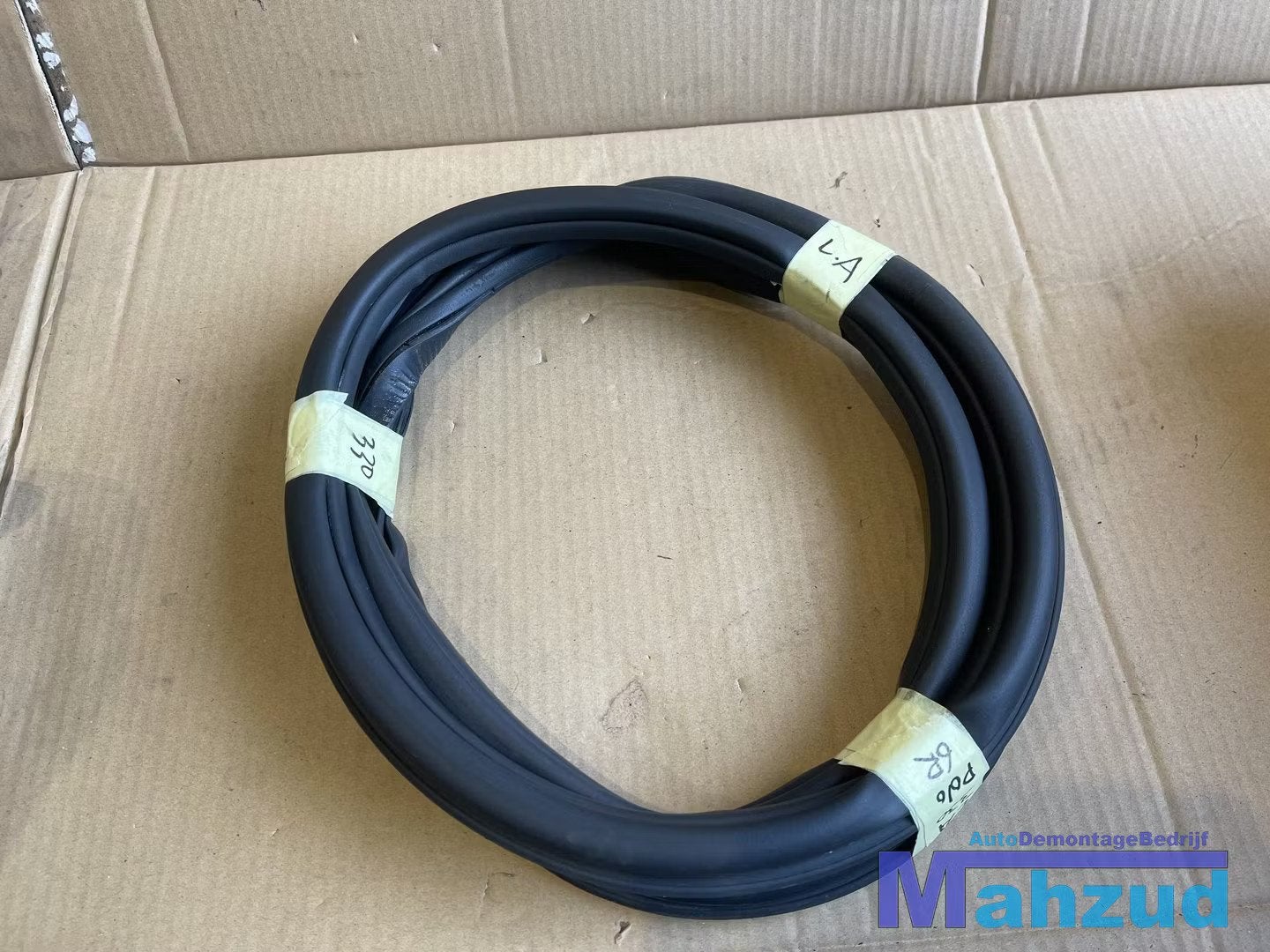 VW POLO 6R LA links achter deurrubber 2009-2017, Gebruikt, Volkswagen, Volkswagen AG, Berliner Ring 2
38440  Wolfsburg, DE