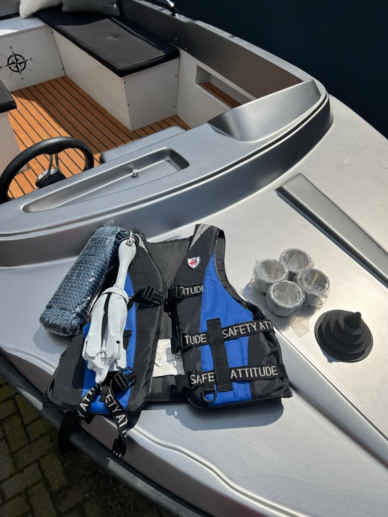 Boot + Trailer + Accessoires (Motor in overleg), Ophalen, 4 m, 15 pk, 2 m