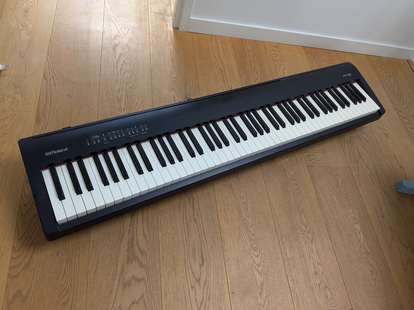 Roland FP-30 Digitale Piano - Zo goed als nieuw, Muziek en Instrumenten, Ophalen, Zwart, Digitaal, Zo goed als nieuw