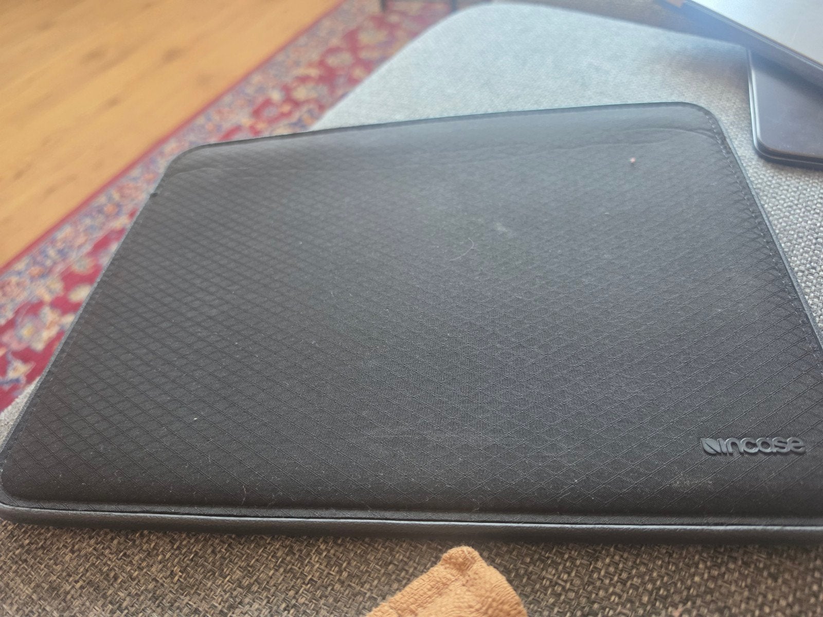 Incase laptophoes voor 13 inch laptop, Computers en Software, Ophalen of Verzenden, 13 inch, Gebruikt, Incase