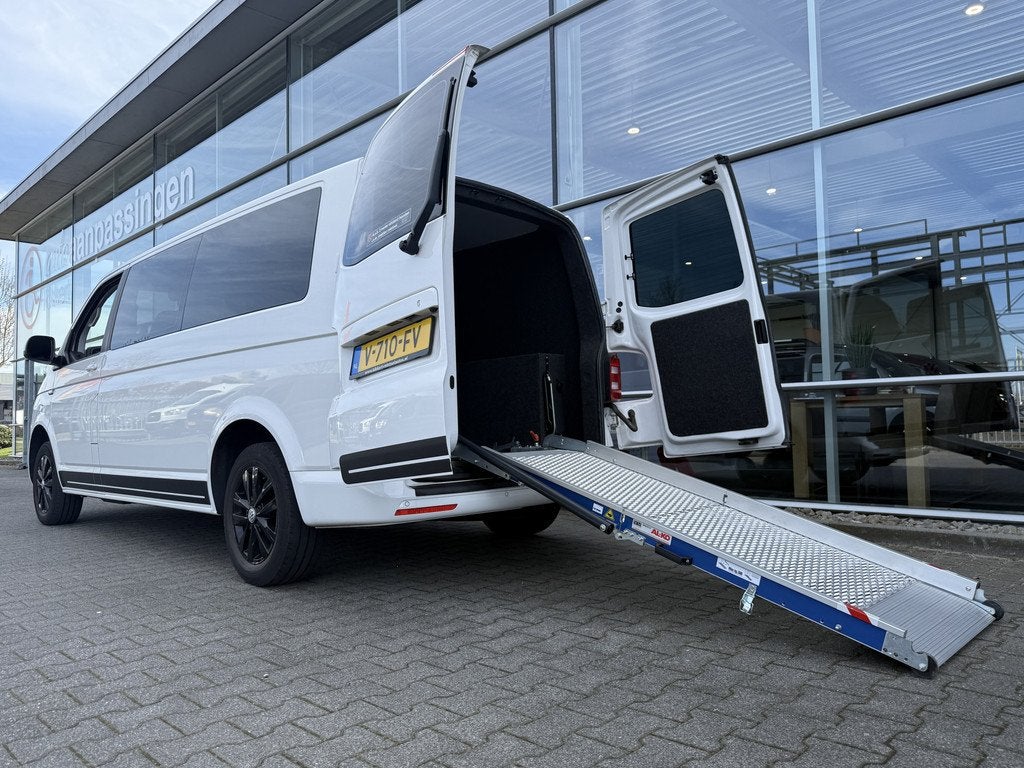 Volkswagen Transporter 4+1 Rolstoelbus 2.0 TDI L2H1 Comfortl, Auto's, Bestelauto's, Voorwielaandrijving, Gebruikt, 4 cilinders