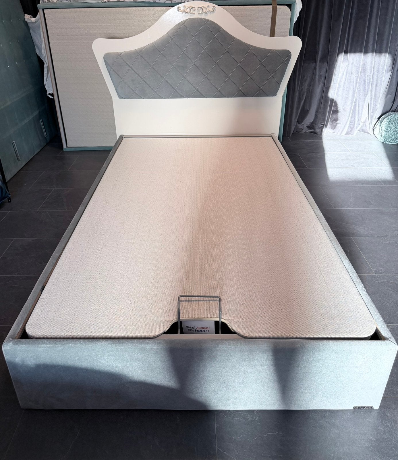 bed 120 x 200 met matras, Huis en Inrichting, Slaapkamer | Bedden, Ophalen of Verzenden, Zo goed als nieuw, Twijfelaar, 120 cm