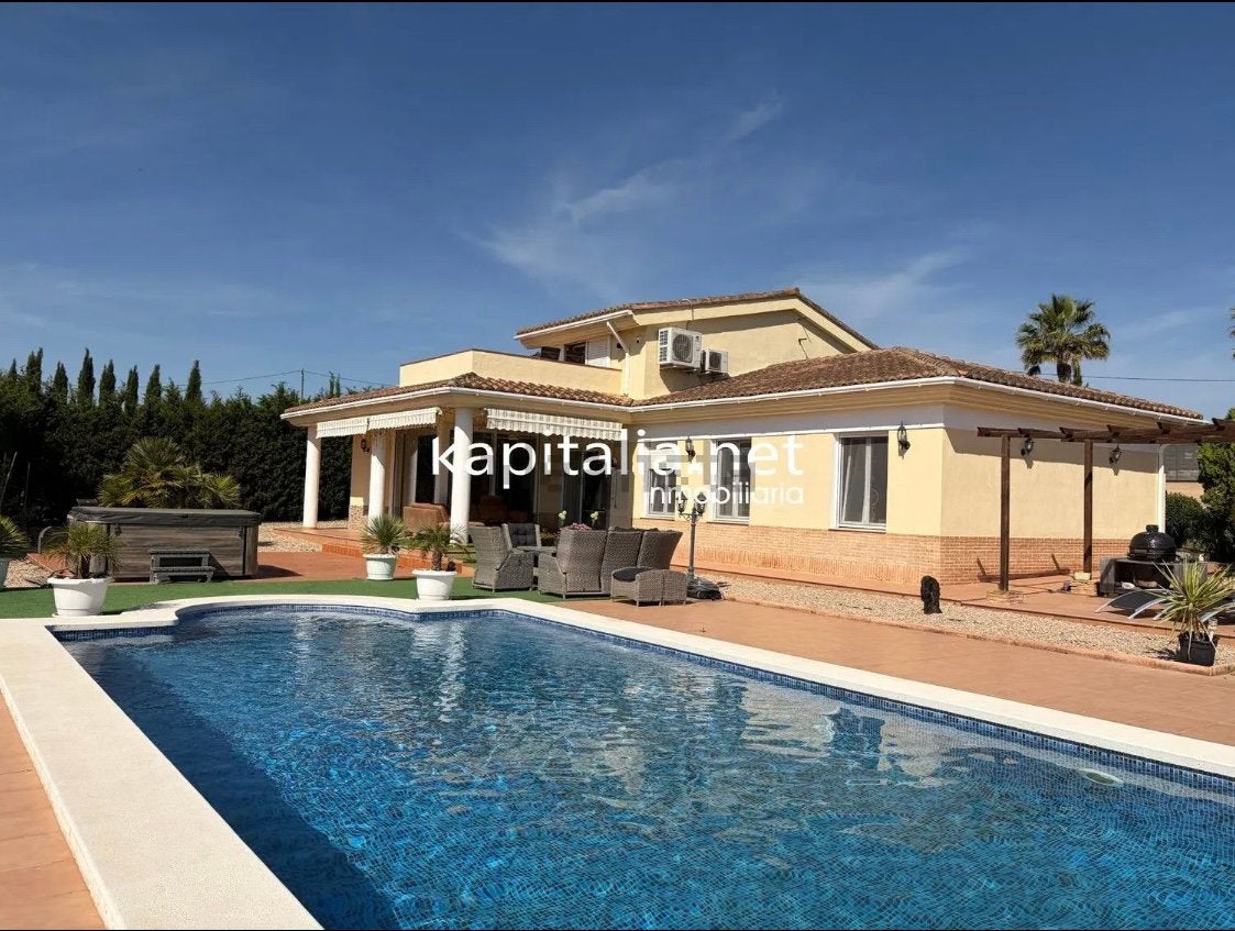 Fantastische villa in Spanje, 4 of meer slaapkamers, Costa Blanca, Landelijk, Jacuzzi