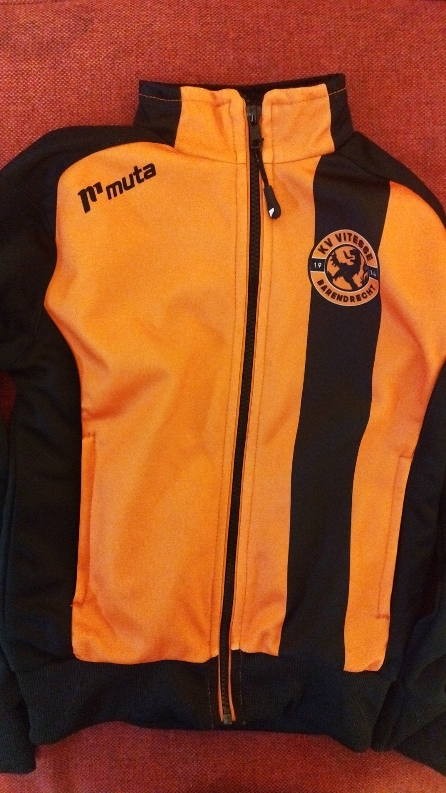 KV Vitesse Tweedehands Trainingsjack Maat 128, Ophalen, Gebruikt, Jongen of Meisje, Sportkleding