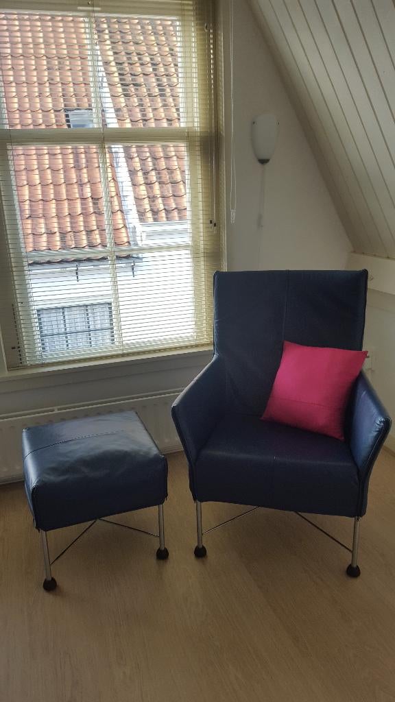 Montis Charly fauteuil met hocker, Huis en Inrichting, Fauteuils, Ophalen, Gebruikt, Minder dan 75 cm, Moderne, tijdloze klassieker.
