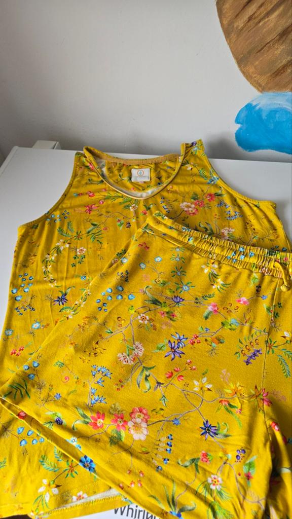 Pip Studio Pyjama XXL - Geel met Bloemenprint, Pip Studio, Ophalen of Verzenden, Zo goed als nieuw, Maat 42/44 (L)