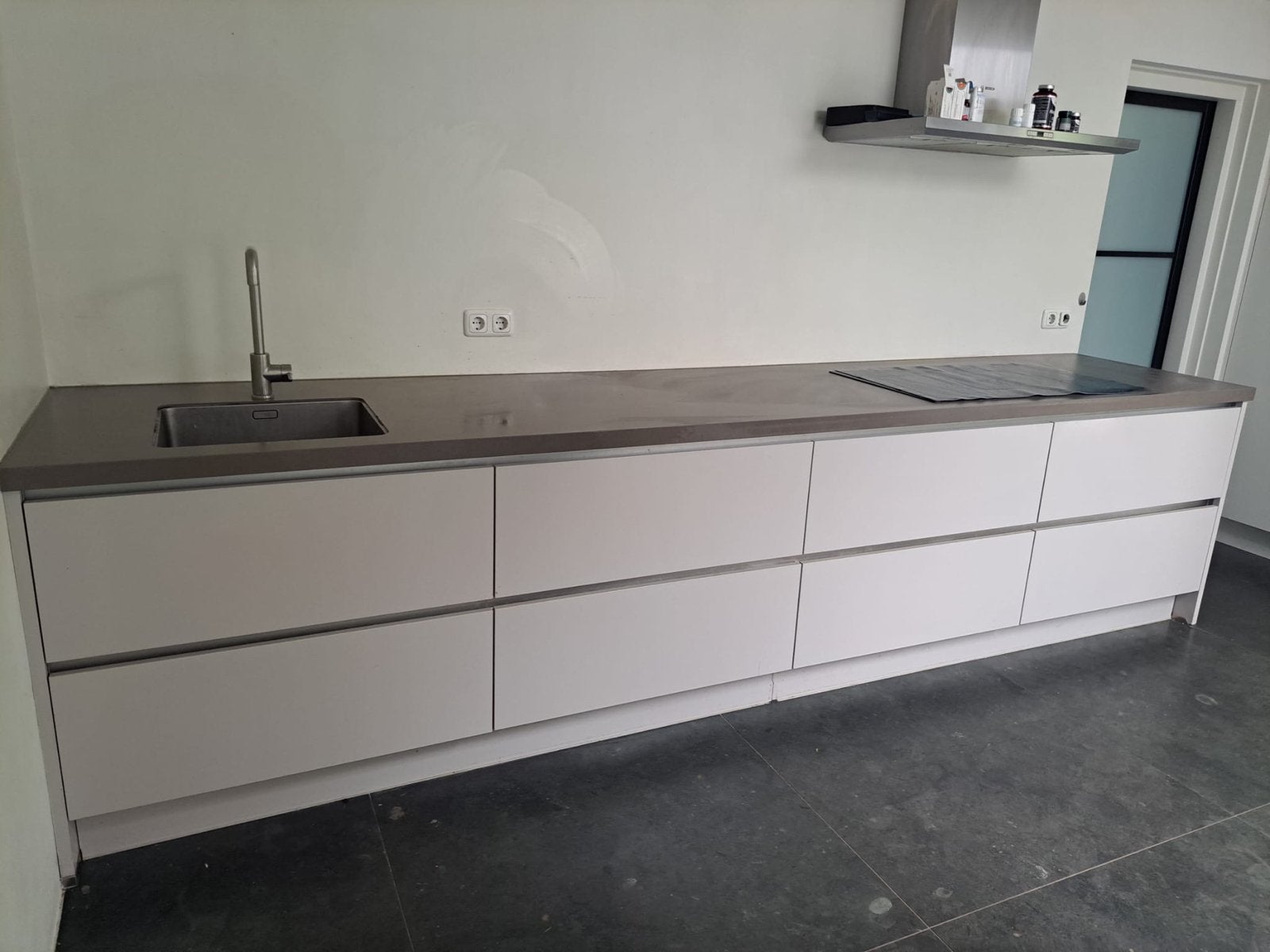 Moderne Keuken met AEG Inductie & Siemens Vaatwasser, Ophalen, Gebruikt, Grijs, Enkelwandige keuken
