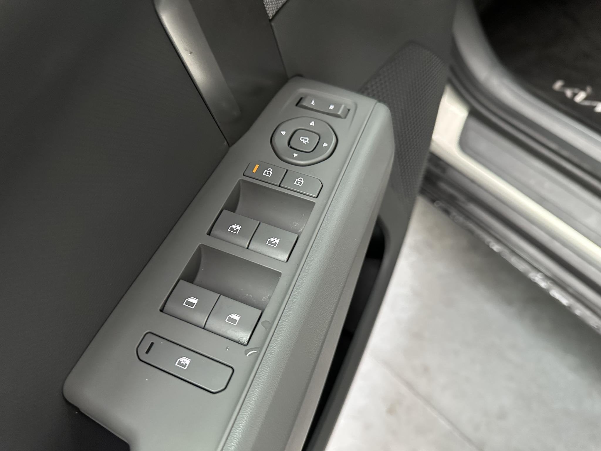 Kia EV3 Plus 81.4 kWh, Stof, Origineel Nederlands, 204 pk, 1000 kg