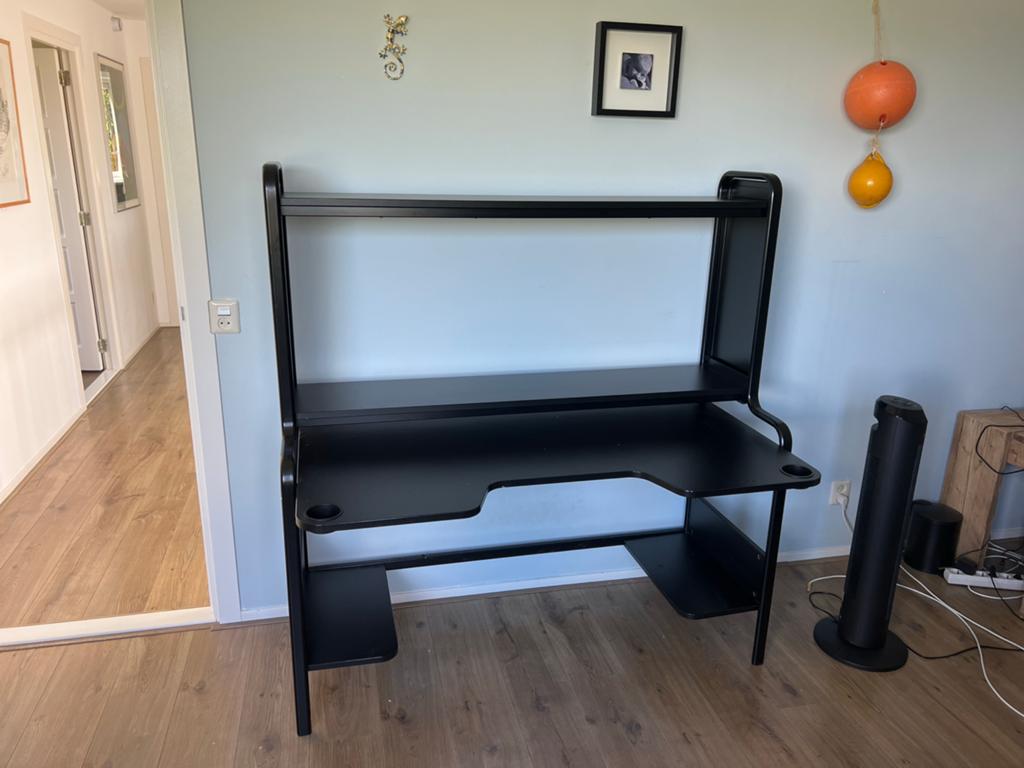 Gamingbureau in perfecte staat - Zwart, 140x75x144 cm, Huis en Inrichting, Ophalen, Zo goed als nieuw, Zwart, Gamingbureau
