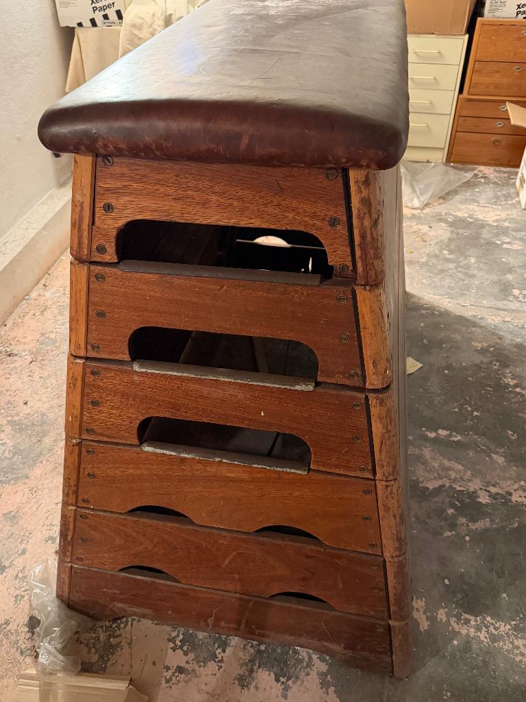 Vintage leren turnsprinkast/bank - eyecatcher voor interieur, Ophalen, Gebruikt