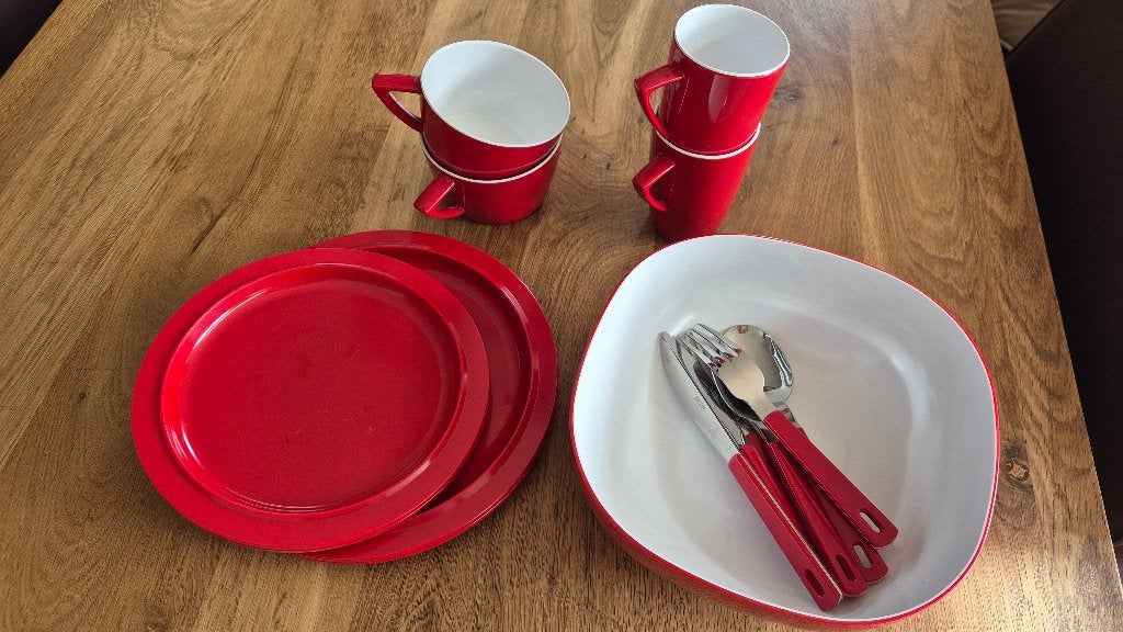 Mepal 2-persoons campingservies rood/wit – 15-delig, Caravans en Kamperen, Ophalen, Zo goed als nieuw