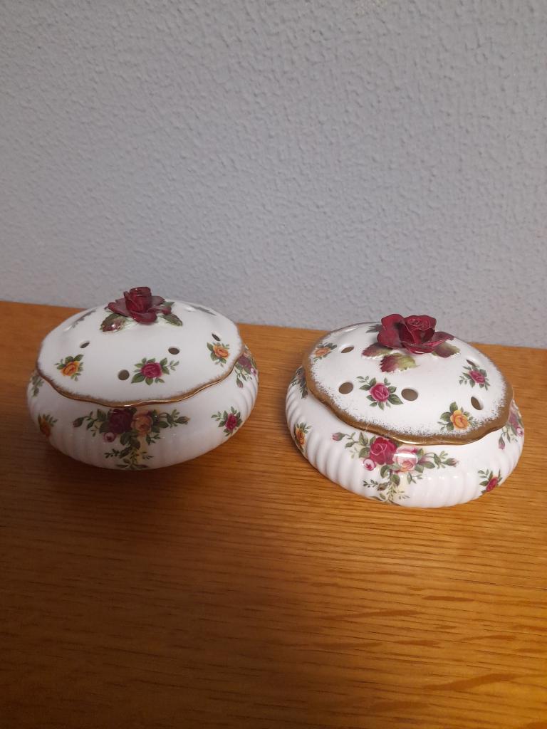 royal albert old country rose adv 33 pot pouri box 27.50 ps, Ophalen of Verzenden