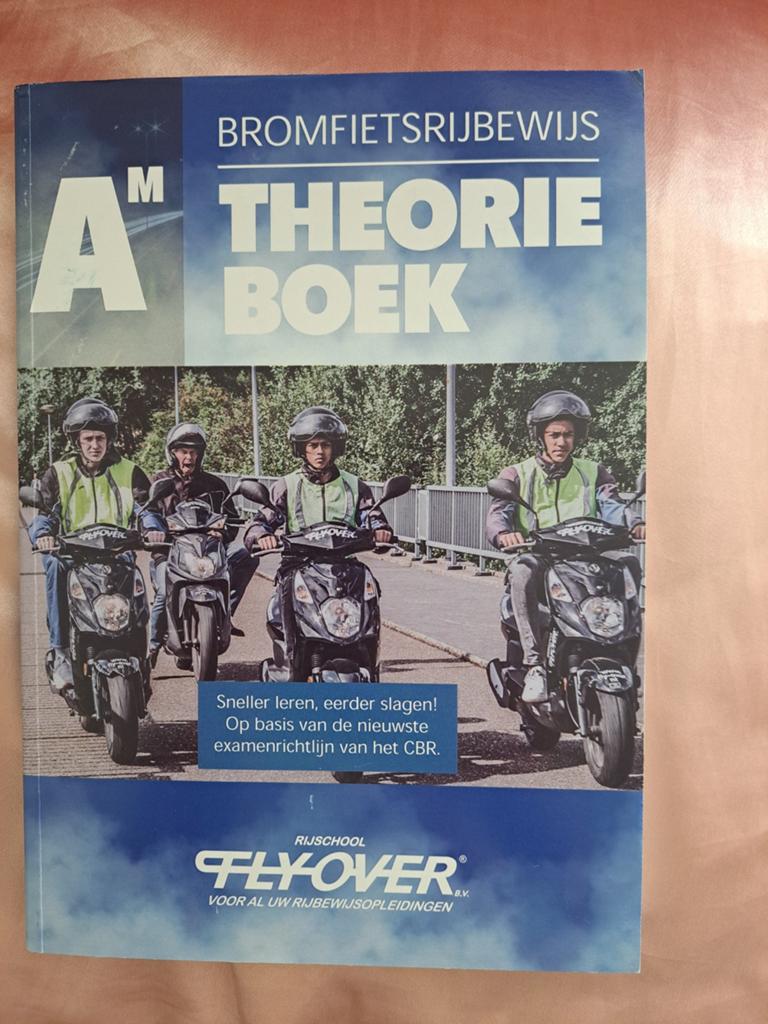 Theorie boek bromfiets scooter rijbewijs, Ophalen, Zo goed als nieuw, Vrachtwagen