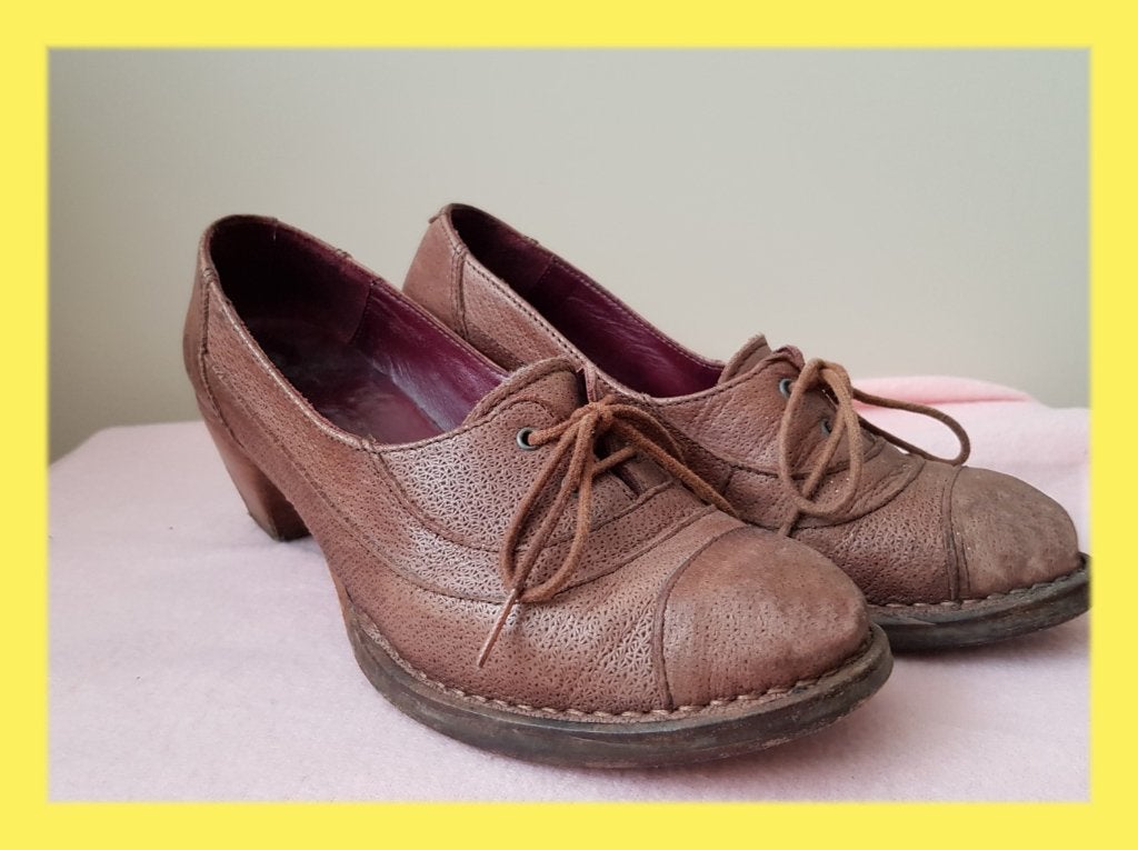 Bruine Neosens hakken maat 39, vintage look, veterschoenen, Ophalen of Verzenden, Gedragen, Bruin