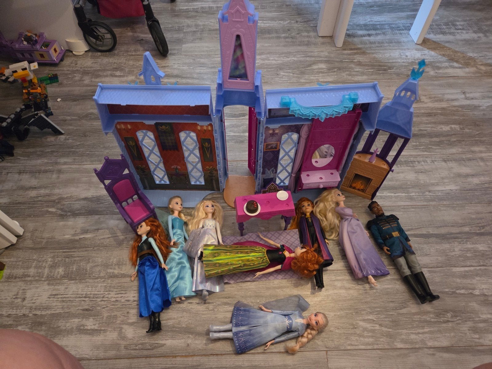 frozen barbie kasteel, Ophalen, Barbie