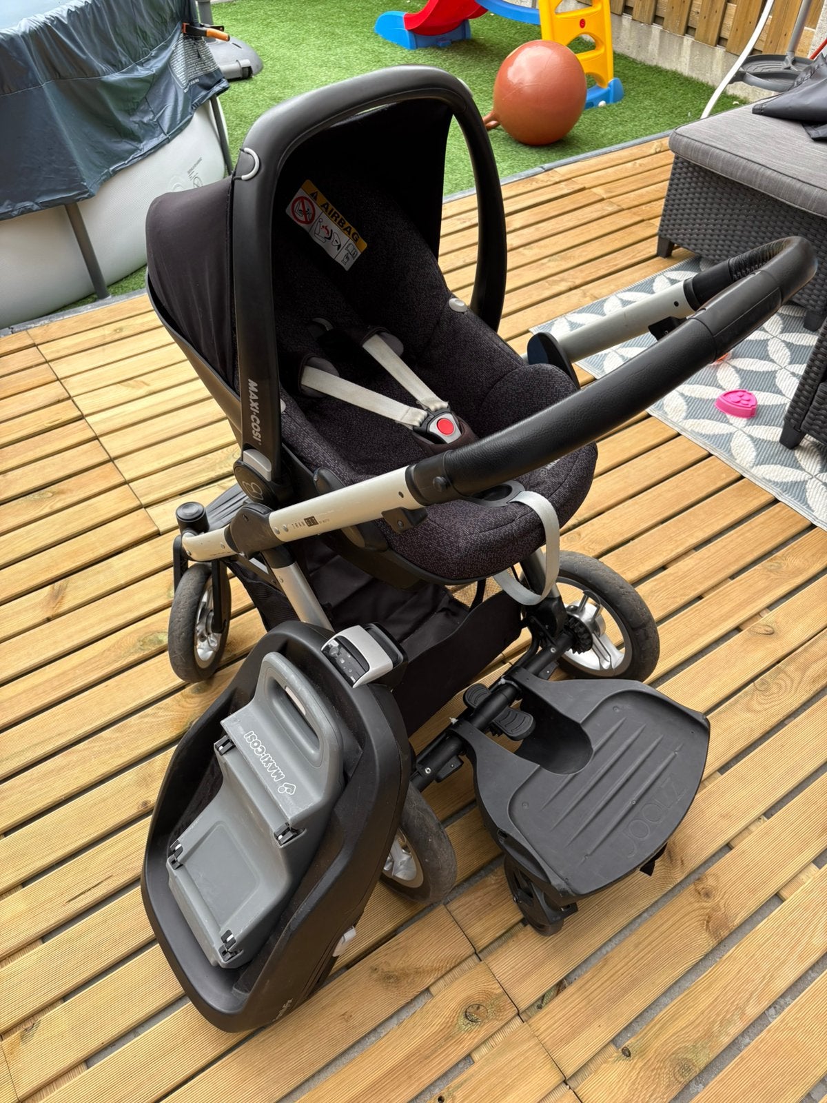 Mutsy Kinderwagen met Joolz plankje , MaxiCosi en Isofix, Ophalen, Gebruikt, Mutsy, Luchtbanden