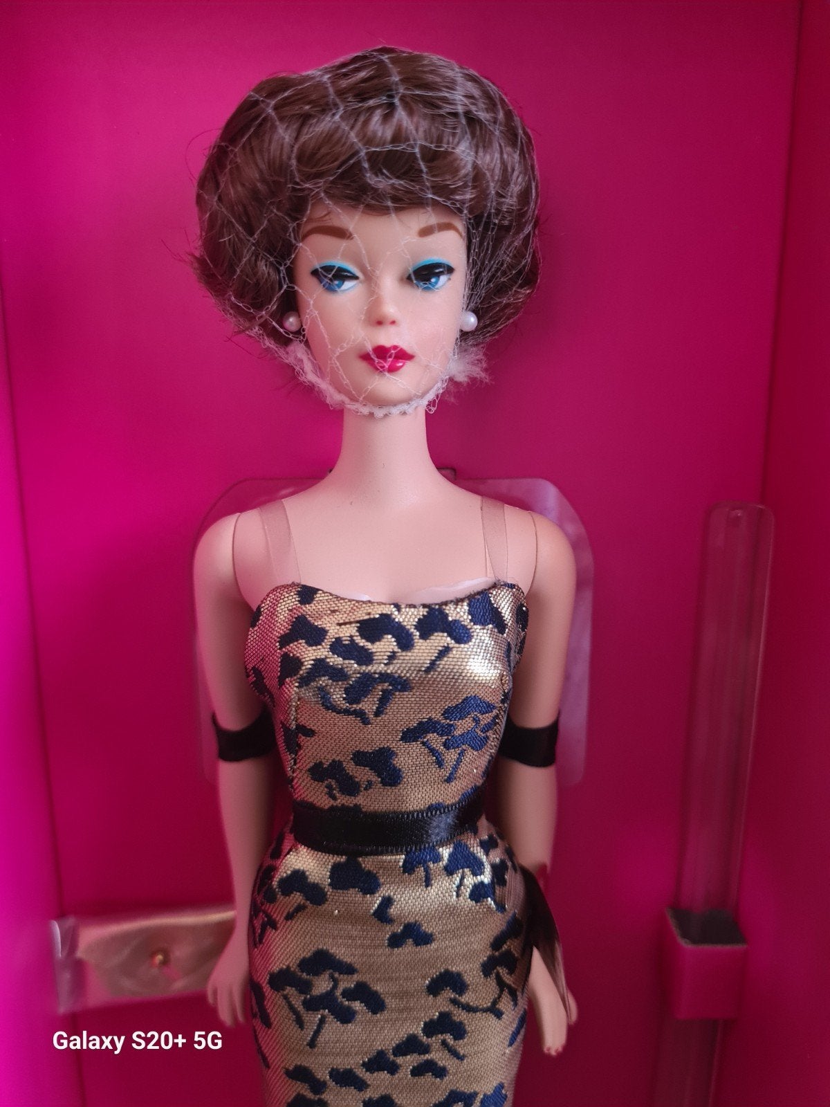 Barbie  silkstone Signature 1961 Brownette Bubble Cut Barbie, Ophalen of Verzenden, Barbie