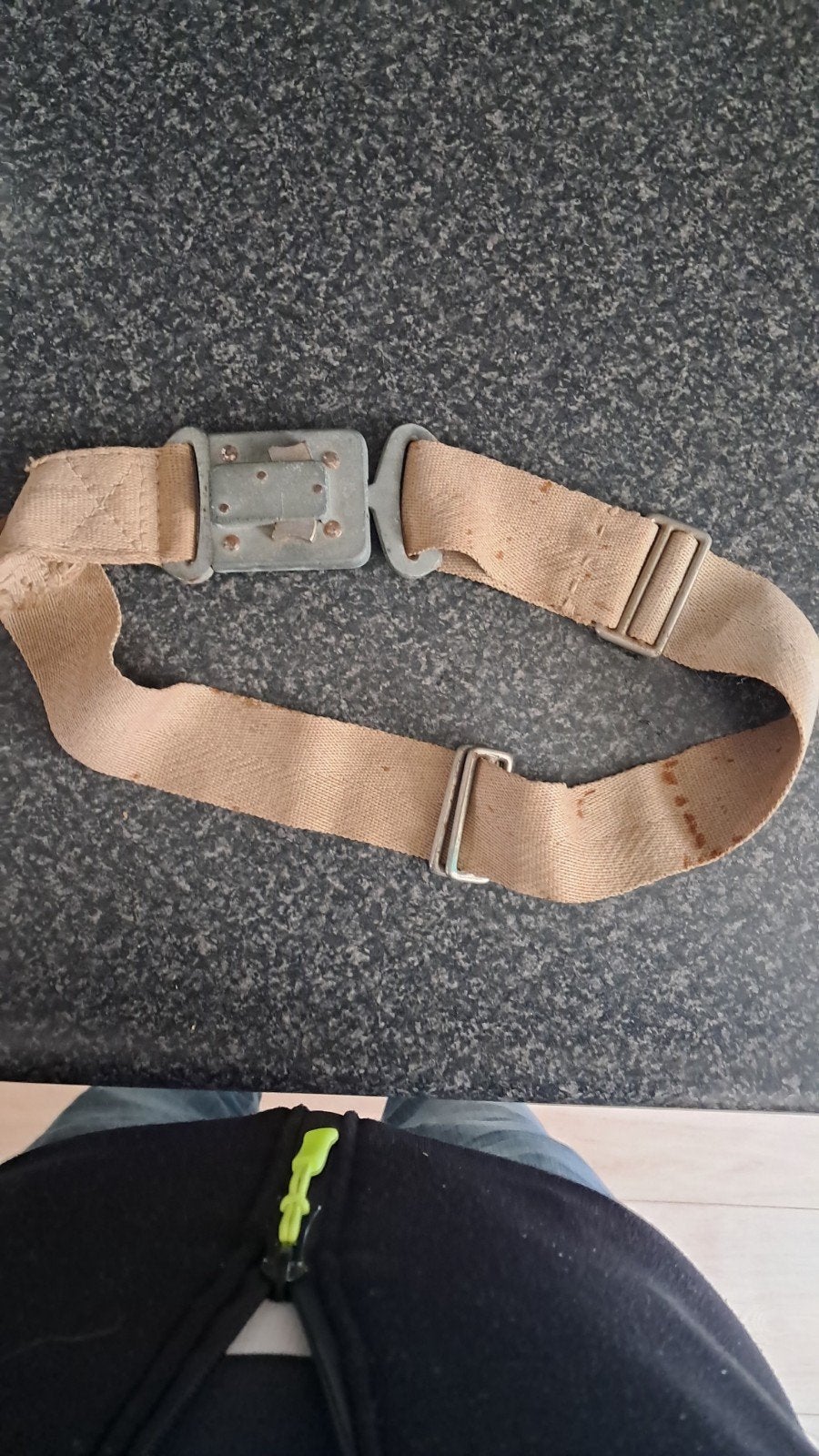 Originele metalen gesp met riem – Fabrikant avw – Gerät-Nr., Verzamelen, Ophalen of Verzenden