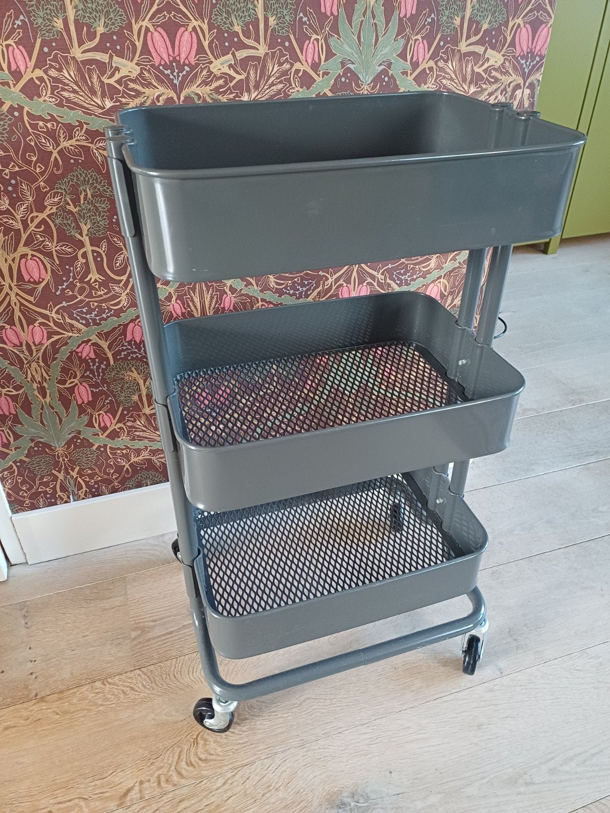 Grijze Ikea roltafel / trolley met 3 etages, Ophalen, Gebruikt