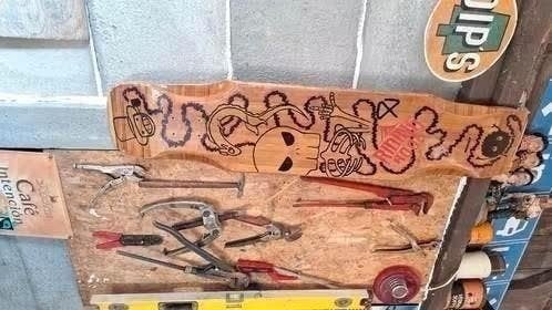 Decoratief houten skateboard plank met unieke gravure, Ophalen of Verzenden, Gebruikt
