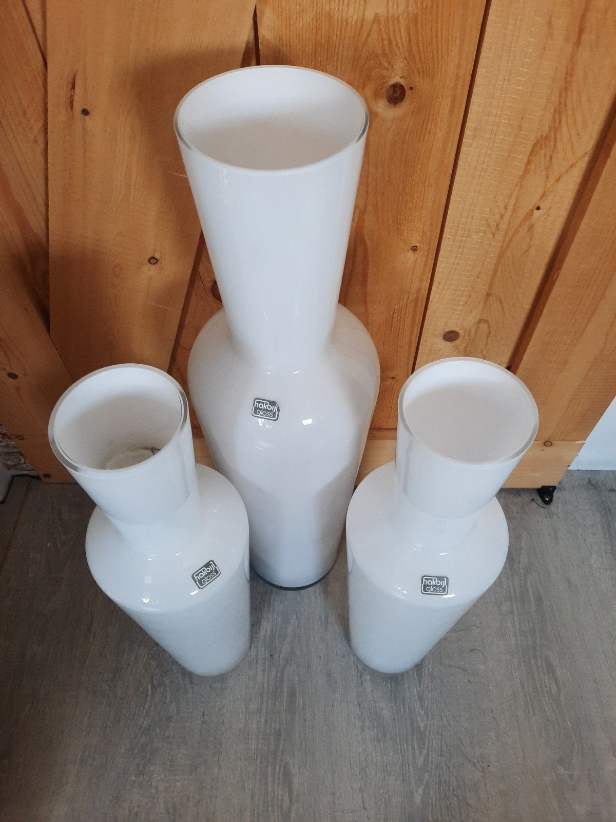 Set van 3 Hakbij Glass vazen - Wit opaline glas, Antiek en Kunst, Antiek | Vazen, Ophalen of Verzenden