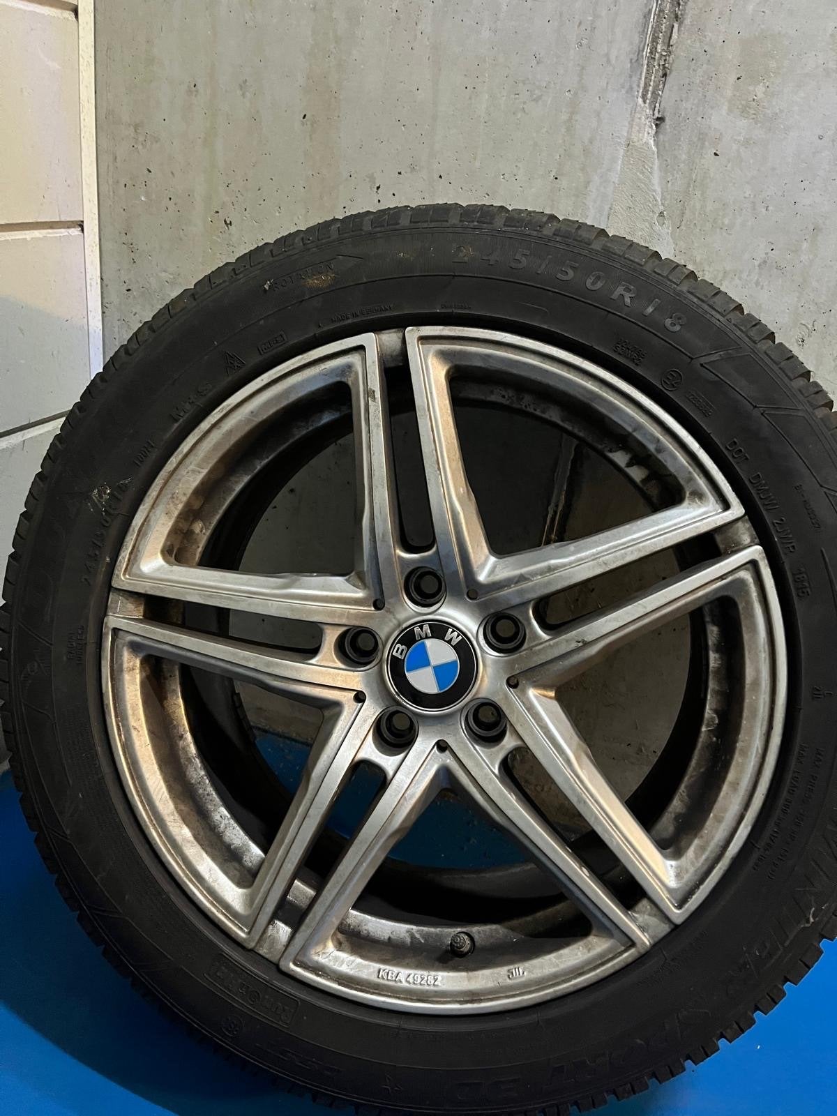 BMW Winterbanden met velgen - Slechts 1500 km gereden, Auto-onderdelen, Banden en Velgen, Banden en Velgen, Winterbanden, 18 inch