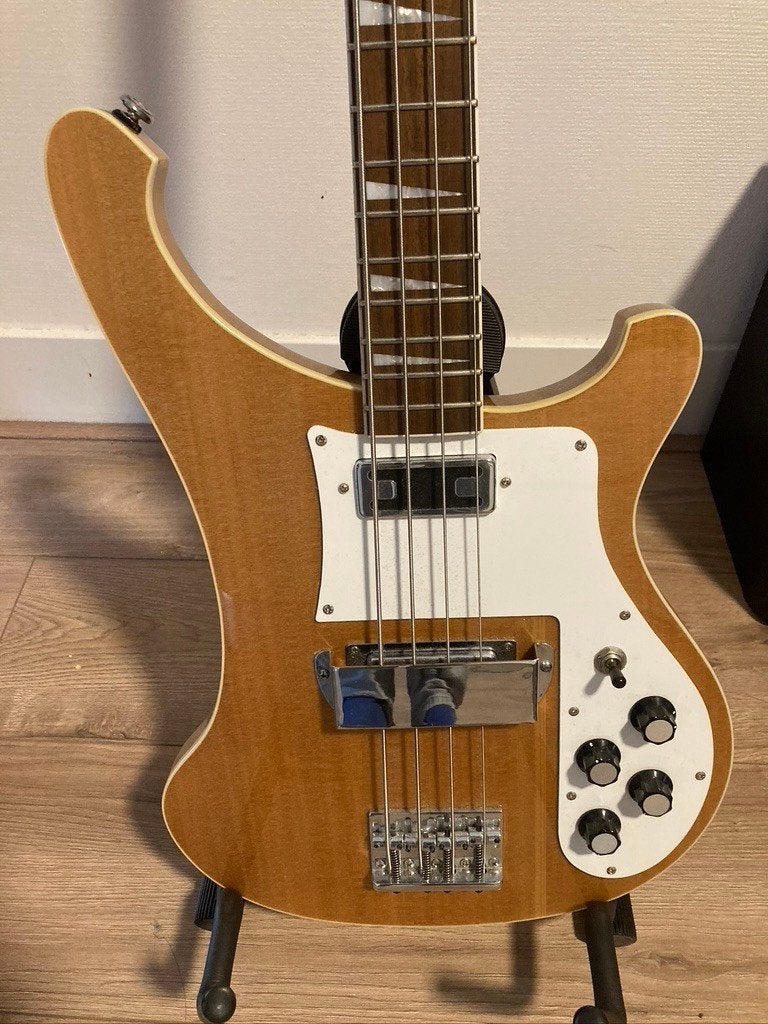 Rickenbacker style Indie basgitaar, Muziek en Instrumenten, Ophalen, Zo goed als nieuw, Elektrisch