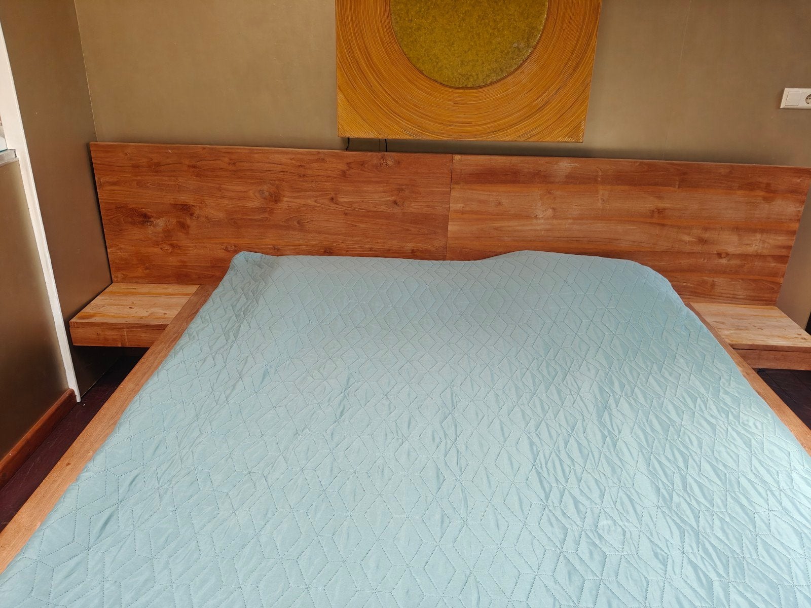 Tweepersoonsbed van teakhout met 2 electrische lattenbodems, Ophalen, Gebruikt, Bruin, Onbekend