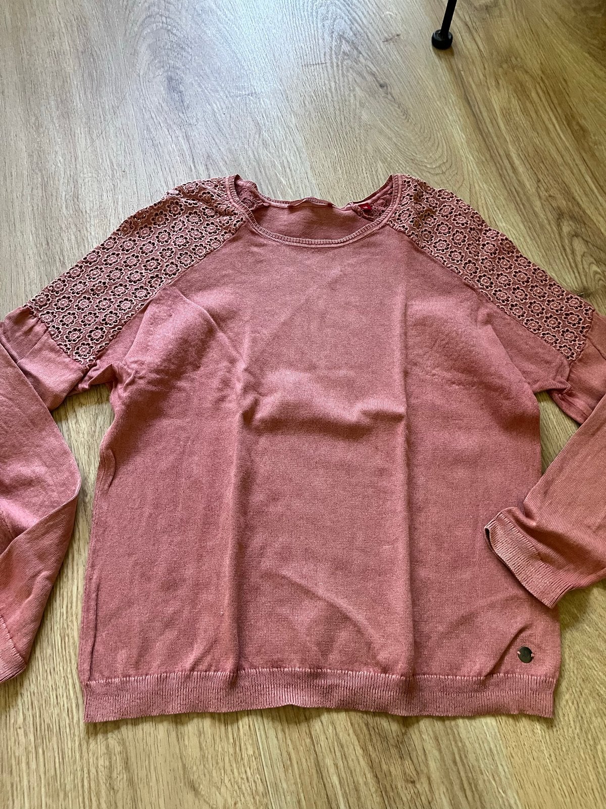 S.Oliver trui met broderie mouwen - Maat 38, Ophalen of Verzenden, Zo goed als nieuw, Maat 38/40 (M), Roze