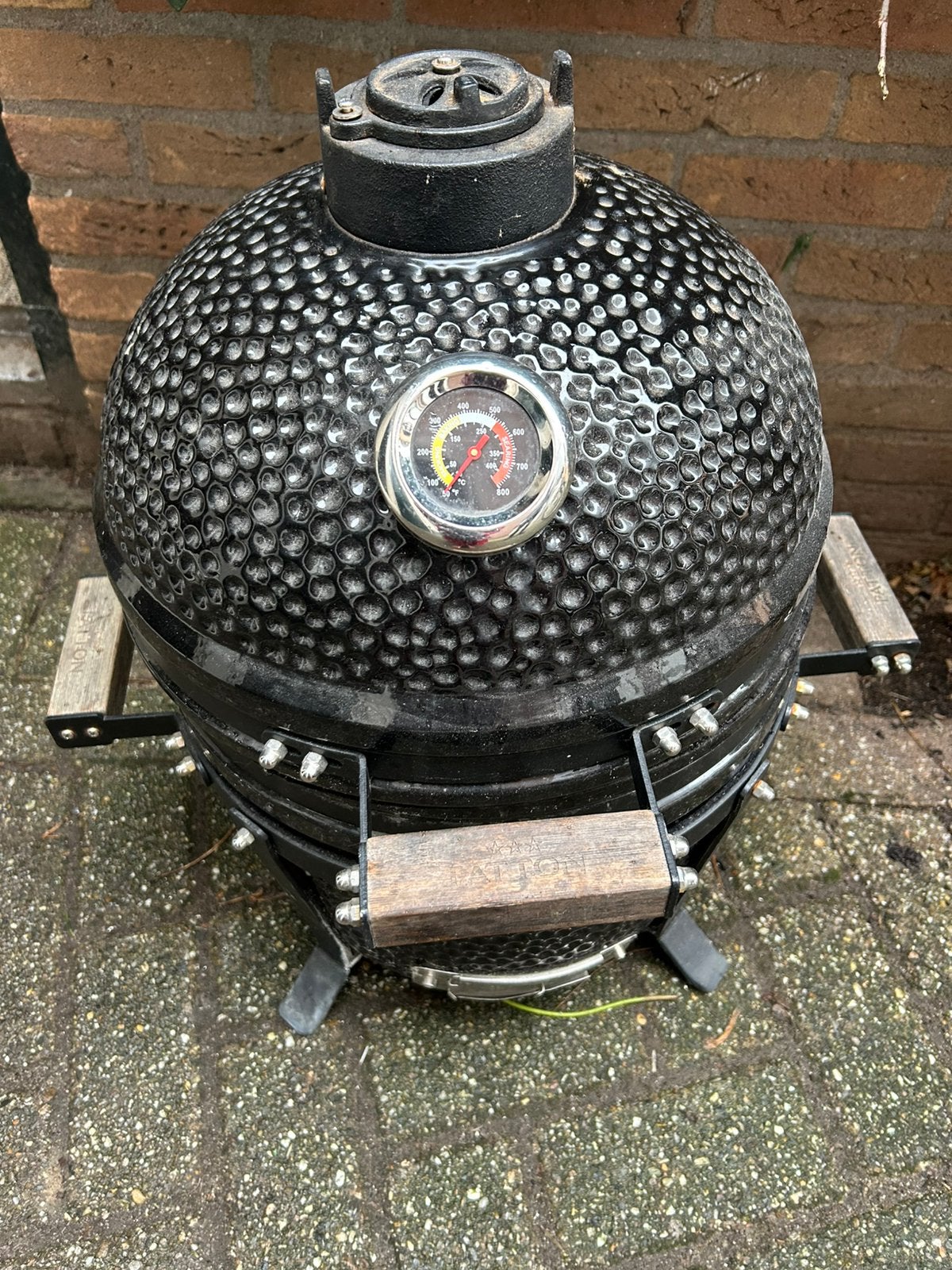 Patton kamado 13 inch met verijdbare bbq tafel, Ophalen, Gebruikt, Met accessoires
