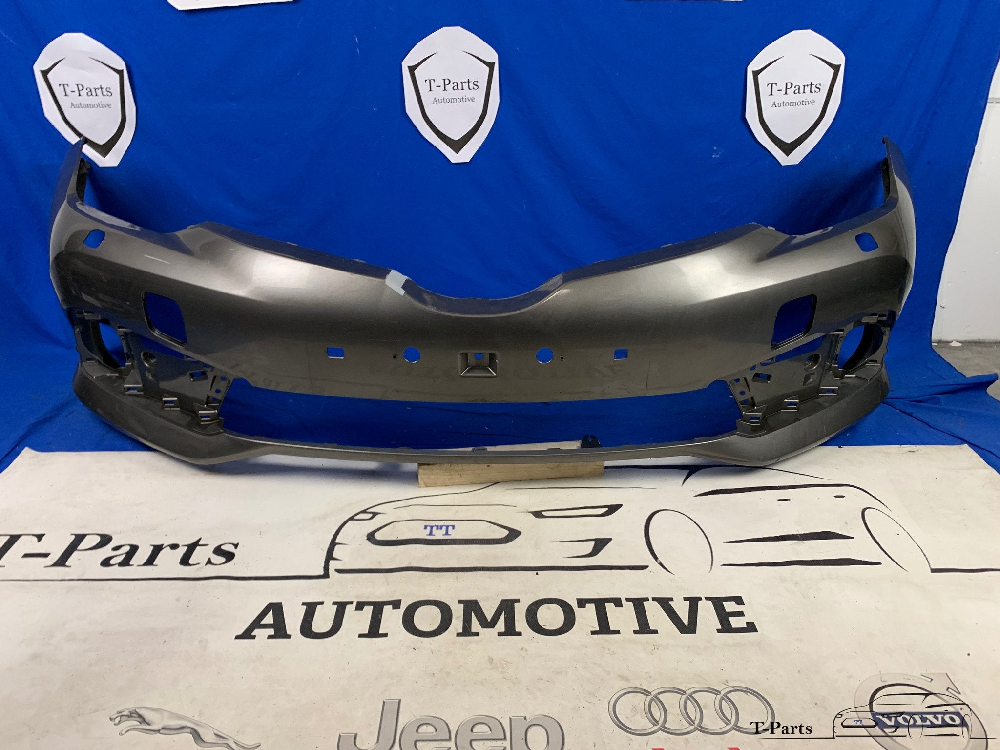 Toyota auris voorbumper sproeiers bumper, Info@fabrikant.eu, Ophalen of Verzenden, Toyota, Bumper