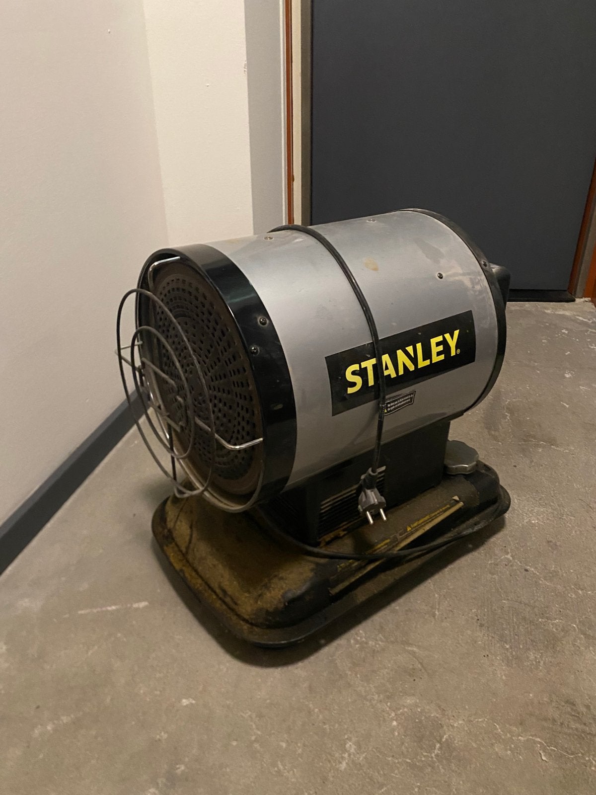 Stanley diesel verwarming, Ophalen, 30 tot 80 cm, Kachel, Zo goed als nieuw
