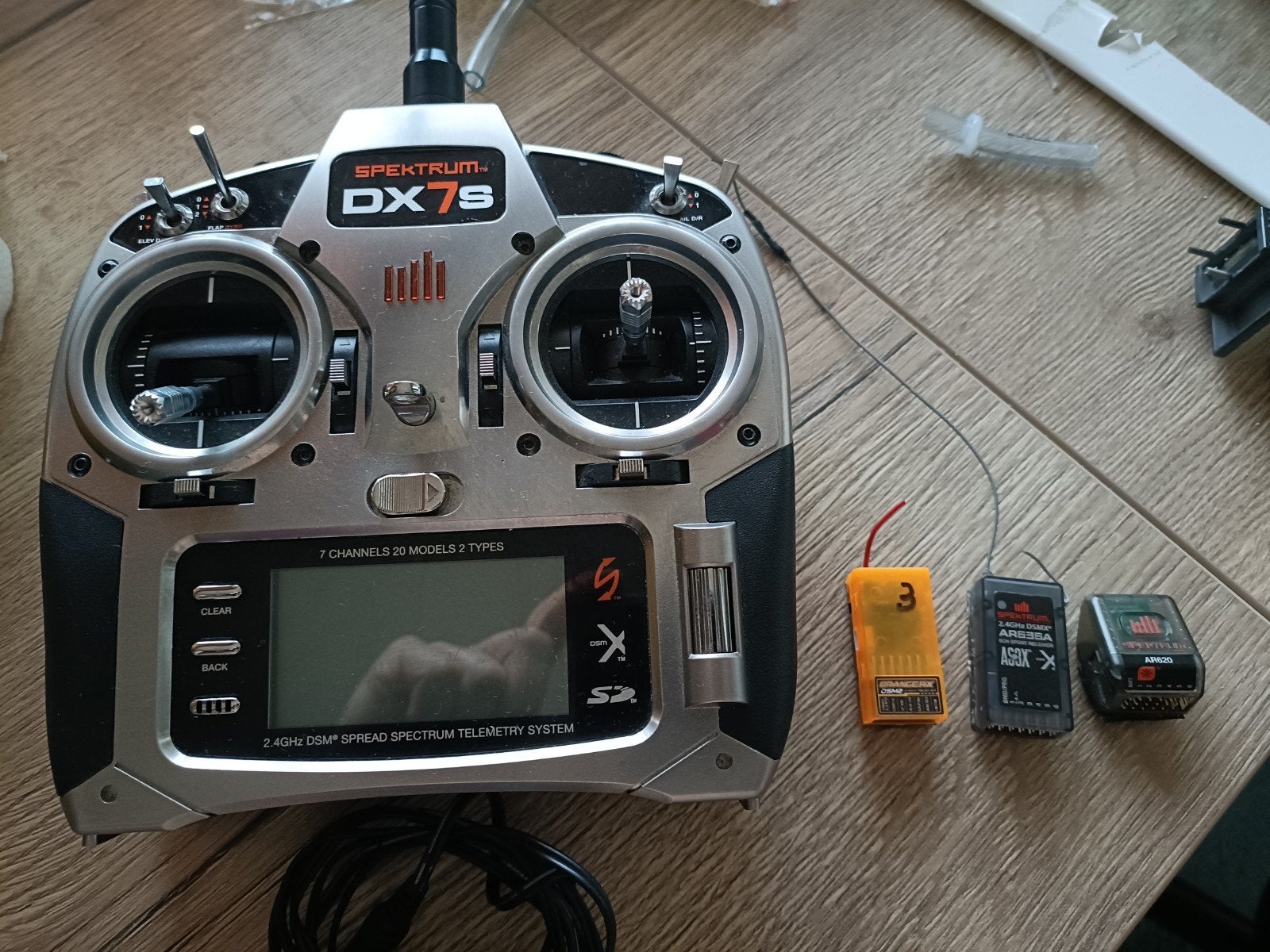 Spektrum DX7s 7-kanaals Zender + 3 Ontvangers (AR636A AS3X,, Ophalen of Verzenden