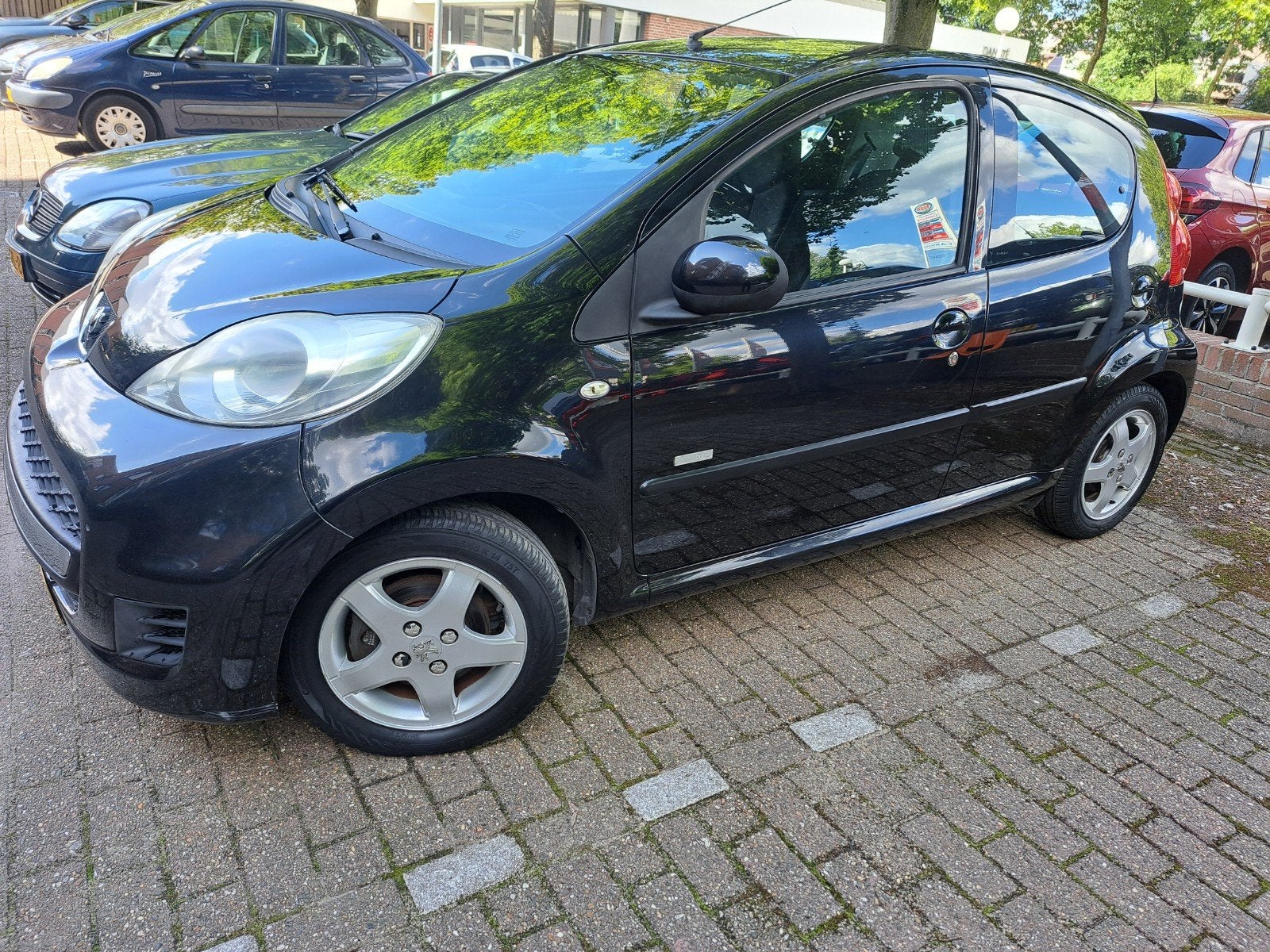 Peugeot 107 1.0 12V 5DR 2011 Zwart, Voorwielaandrijving, 4 stoelen, Origineel Nederlands, Handgeschakeld