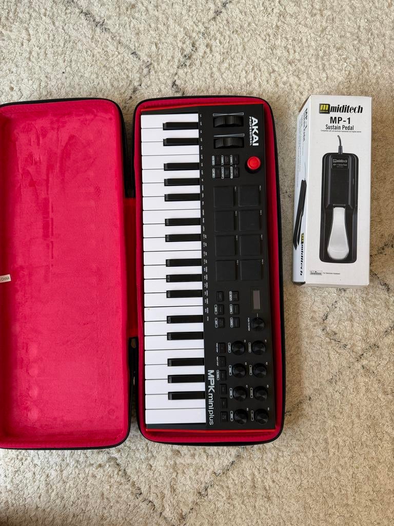 AKAI MPK mini plus Complete Bundle (inc. Sustain Pedal), Midi-aansluiting, Overige aantallen, Zo goed als nieuw, Ophalen