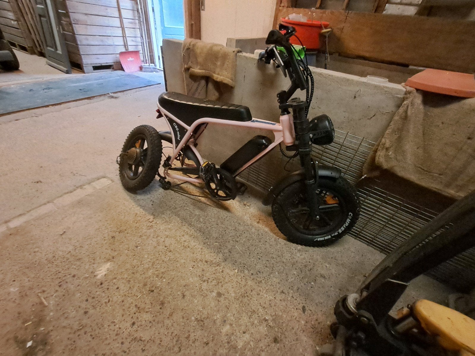 E-bike C80 mini met lekke achterband, zonder lader, Gebruikt, 47 tot 51 cm, 30 tot 50 km per accu, Ophalen