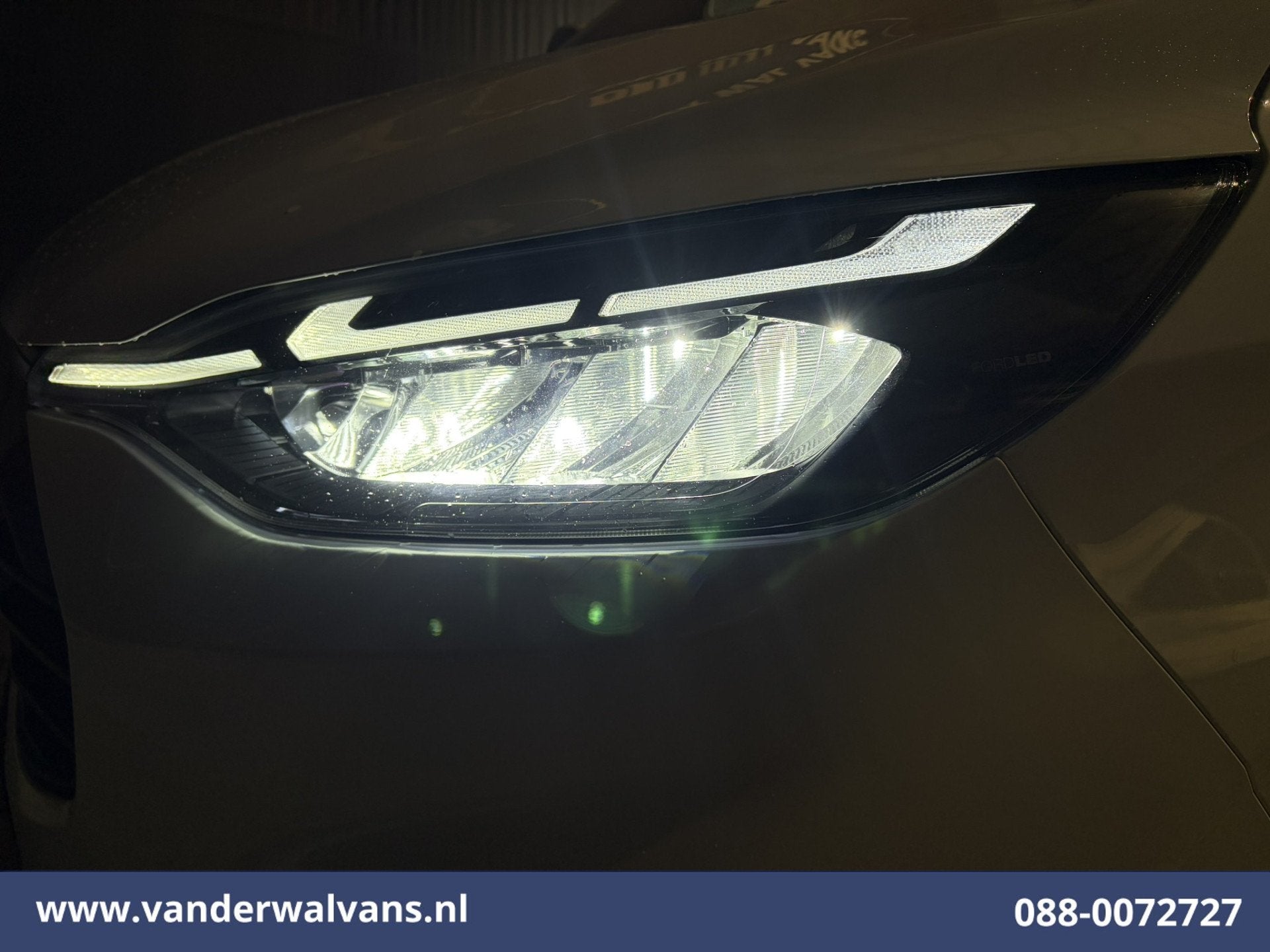 Ford Transit Custom 2.0 TDCI 136pk L2H1 Euro6 Airco | Camera, Voorwielaandrijving, Dealer onderhouden, Gebruikt, 4 cilinders