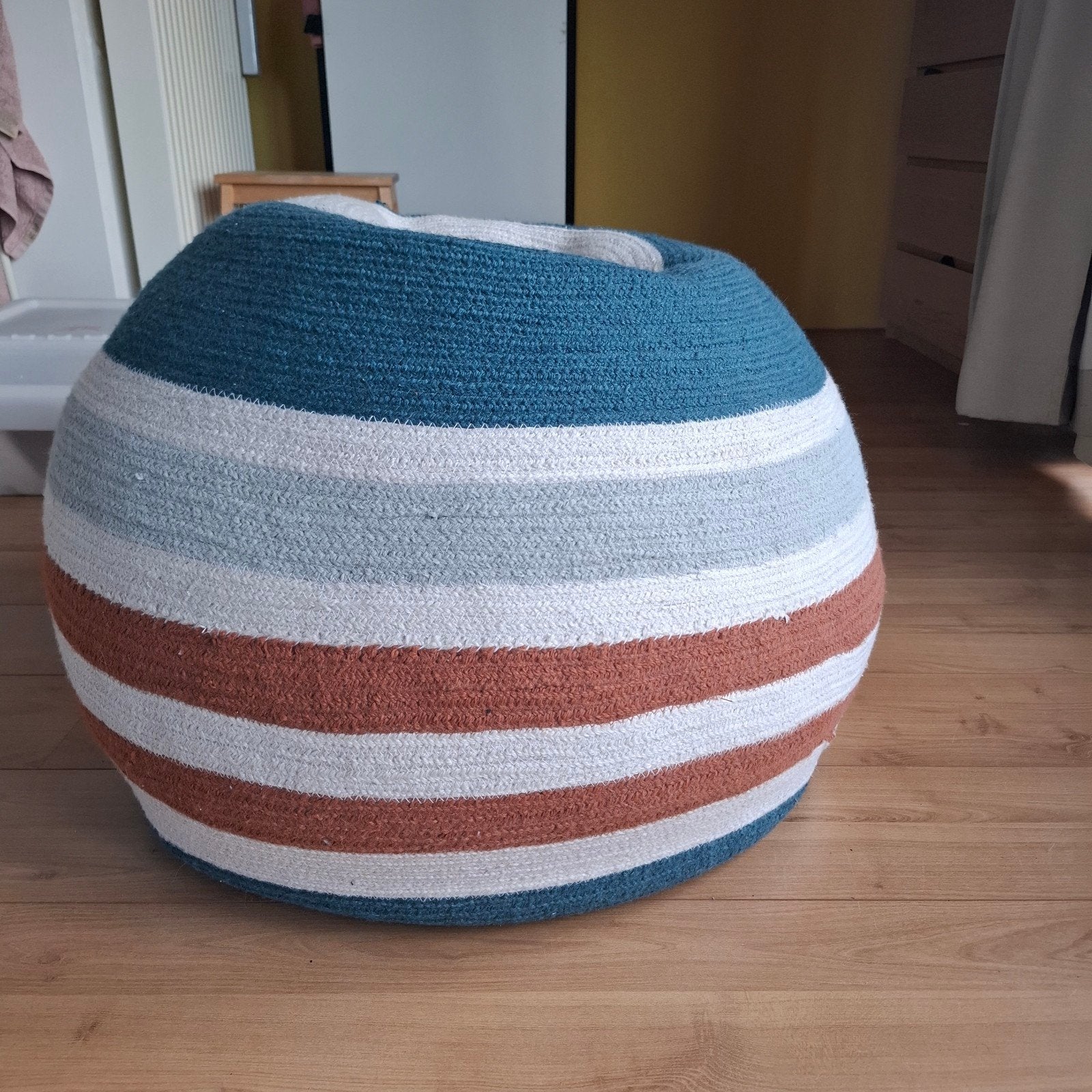 Made Layla zitzak in blauw, wit, grijs en bruin, Ophalen, Gebruikt, Blauw, Zitzak