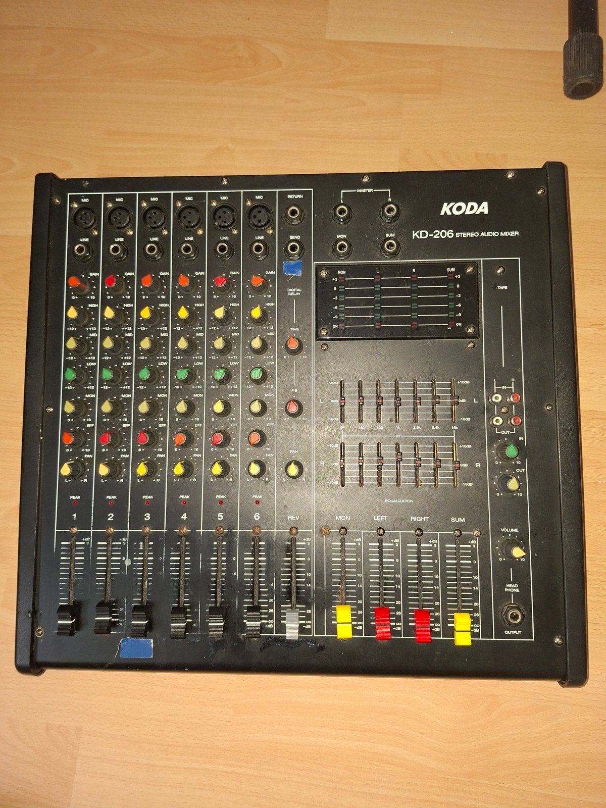 Koda KD-206 Stereo Audio Mixer - Vintage Mengpaneel, Ophalen, Gebruikt, 5 tot 10 kanalen, Microfooningang