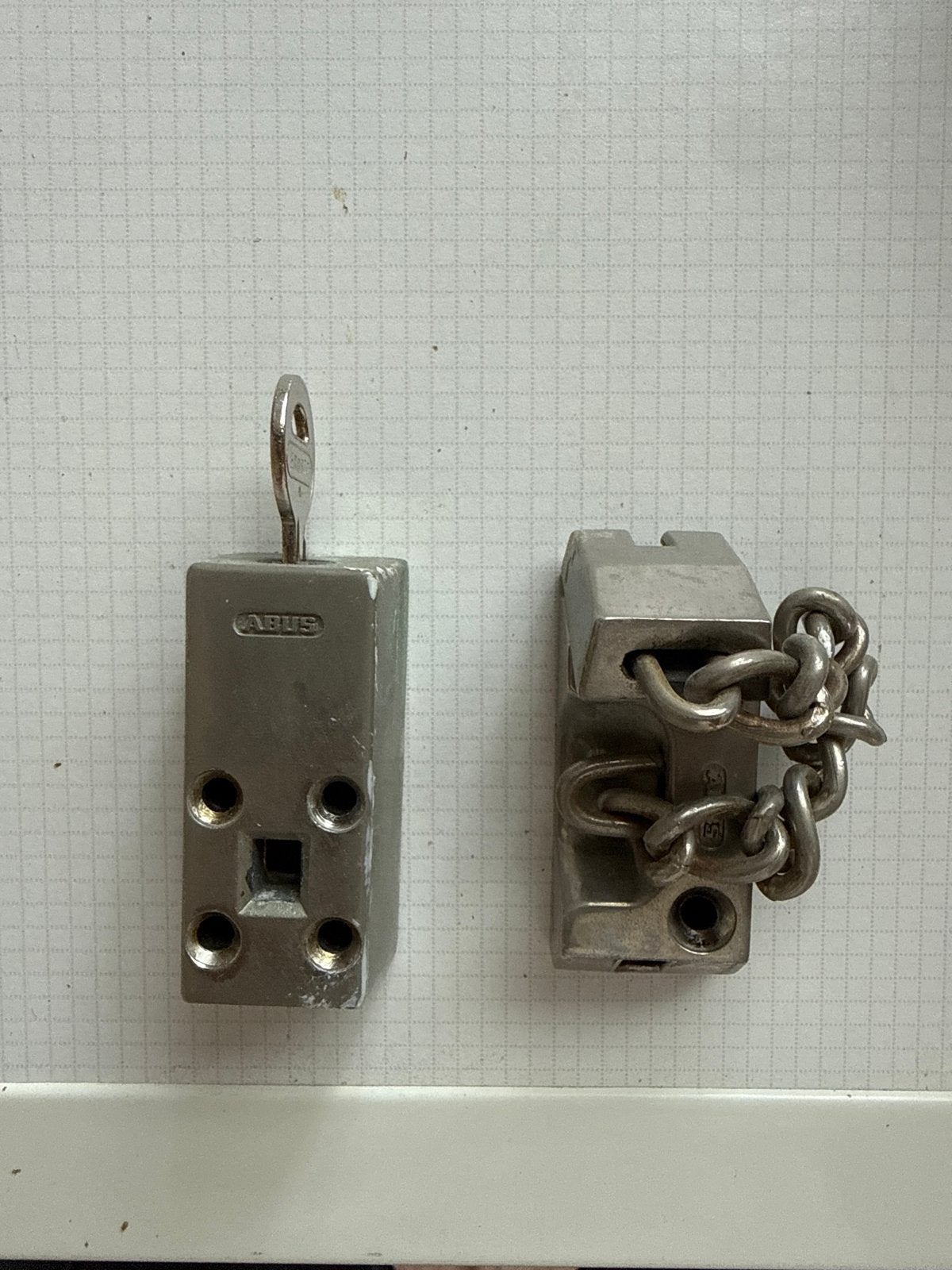 ABUS Deurslot met ketting en sleutel, Ophalen of Verzenden, Gebruikt, IJzer, Slot