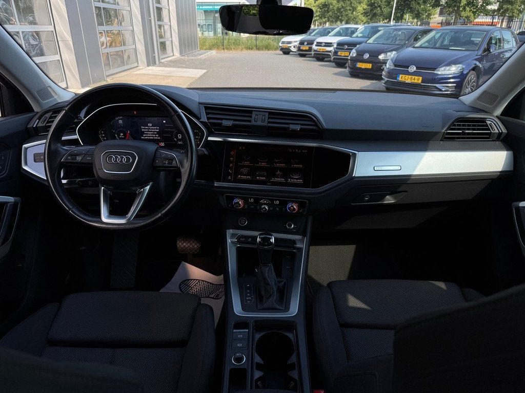 Audi Q3 Sportback 35 TFSI Pro Line * Panoramadak * Trekhaak, Zwart, 4 cilinders, 1505 kg, Zwart