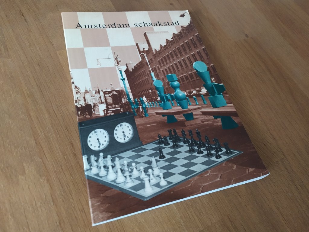 Amsterdam schaakstad, Boeken, Ophalen of Verzenden, Gelezen, Denksport