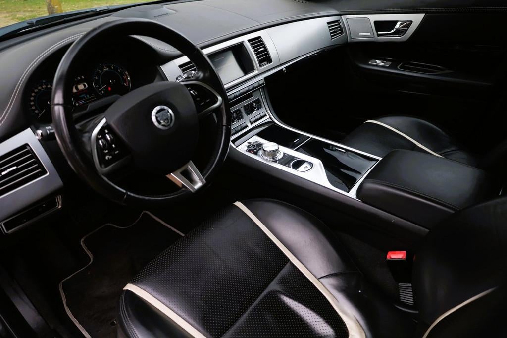 Jaguar XF 5.0 V8 385PK Aut. | Bowers & Wilkins | Alcantara h, Auto's, Jaguar, Automaat, Euro 5, Achterwielaandrijving, 1850 kg