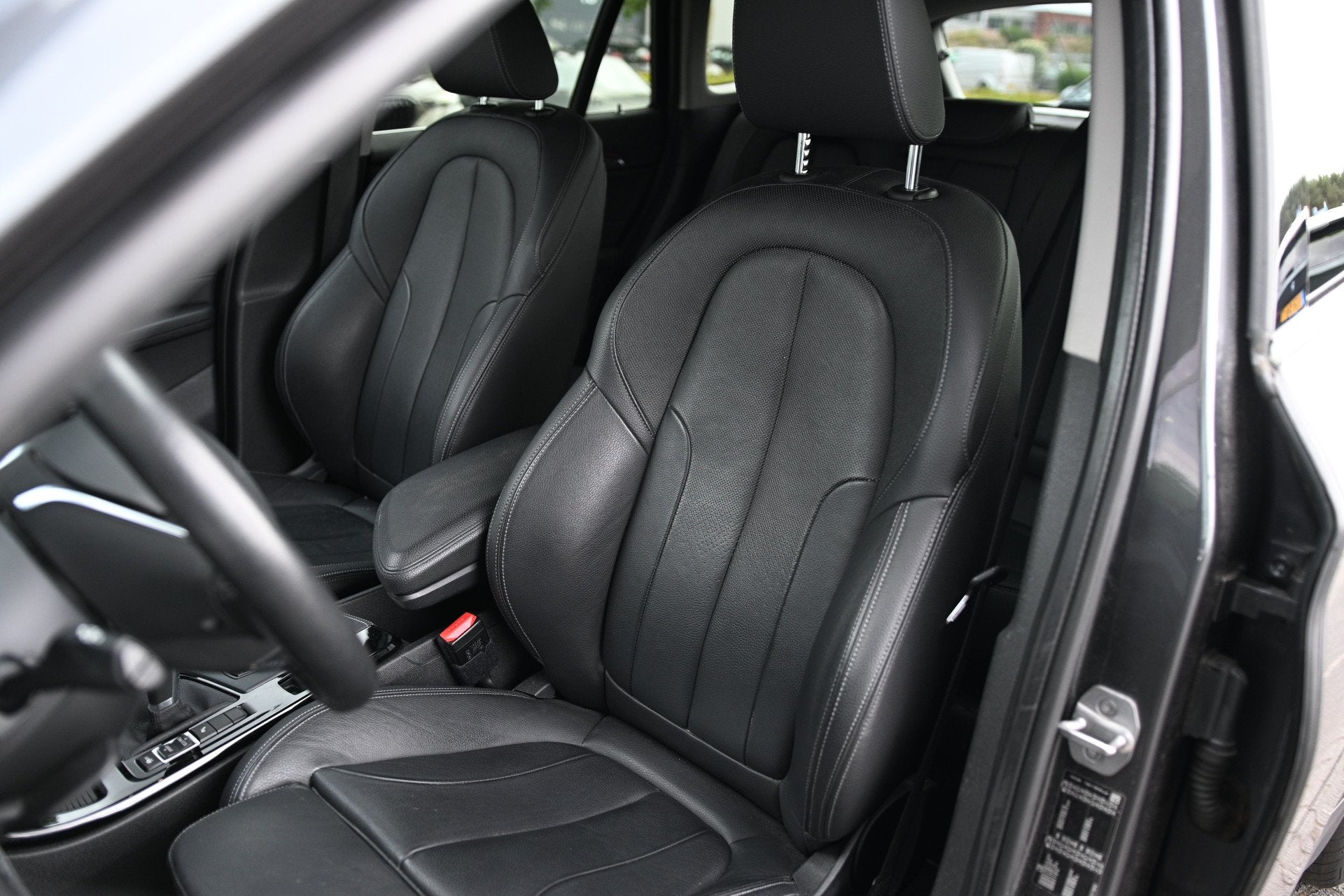 BMW X1 sDrive20i xLine Automaat / Trekhaak / Sportstoelen /, 1998 cc, Met garantie (alle), Automatische klimaatregeling, Leder